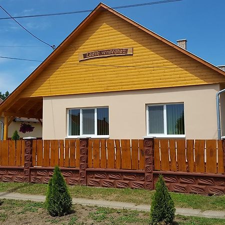 Ladik Vendeghaz Hotel Tiszafüred Екстериор снимка