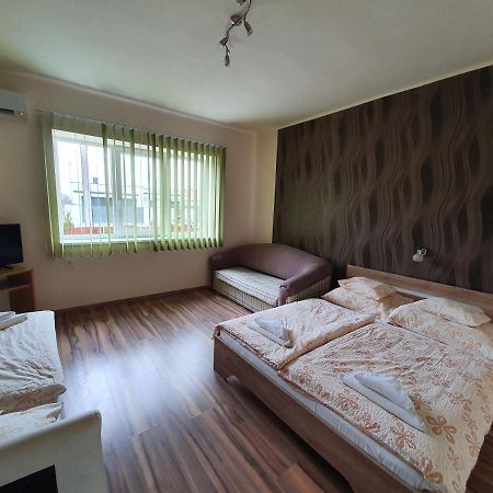 Ladik Vendeghaz Hotel Tiszafüred Екстериор снимка