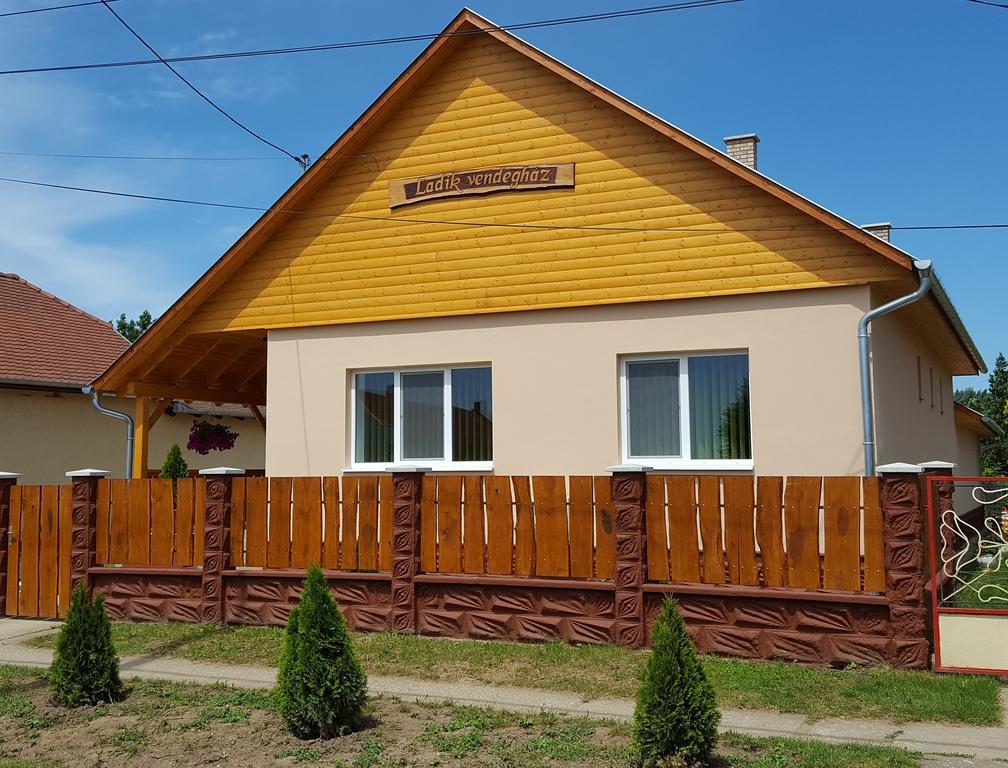 Ladik Vendeghaz Hotel Tiszafüred Екстериор снимка