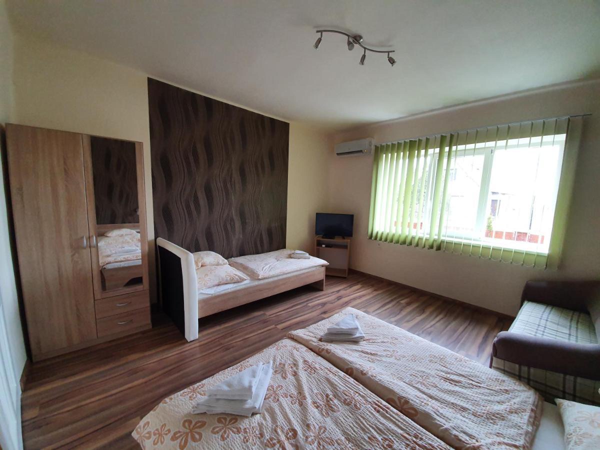 Ladik Vendeghaz Hotel Tiszafüred Екстериор снимка