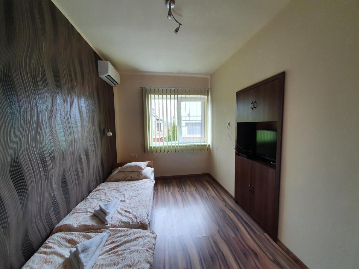 Ladik Vendeghaz Hotel Tiszafüred Екстериор снимка
